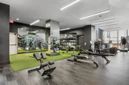Chique Loft 10 Min from NYC with Gym, Pool, Sauna - Image 5