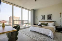 Modern Loft 10 Min from NYC with Gym, Pool, Sauna - Image 5