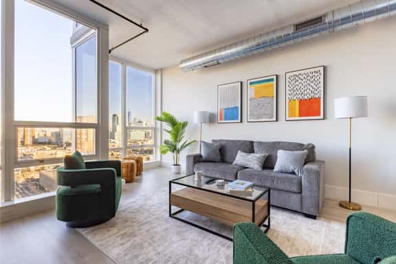 Chique Loft 10 Min from NYC with Gym, Pool, Sauna - Image 1