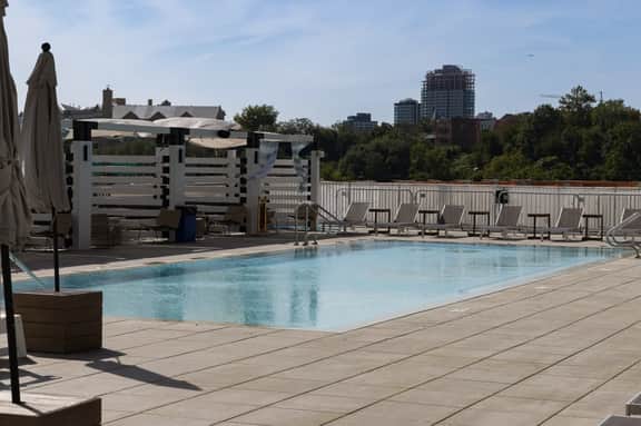 Modern Loft 10 Min from NYC with Gym, Pool, Sauna - Image 3